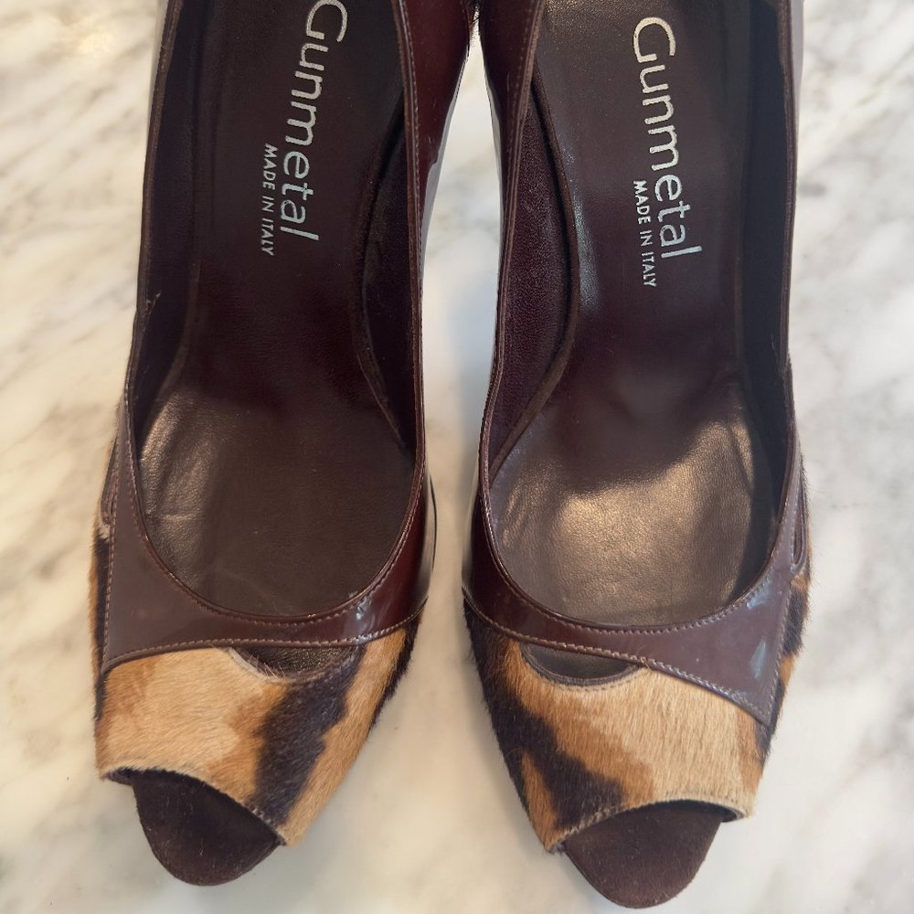 Gunmetal (Made in Italy) calf hide and patent leather open-toed heel, size 6